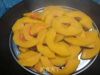 南瓜羹的做法步骤：1