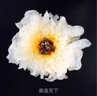 御寒美食之银耳雪梨羹的做法步骤：1