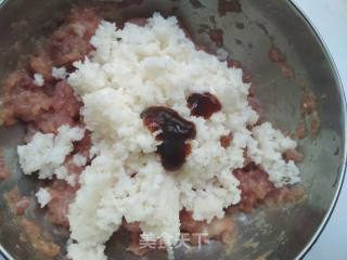 肉饼酿鹌鹑蛋的做法步骤：4