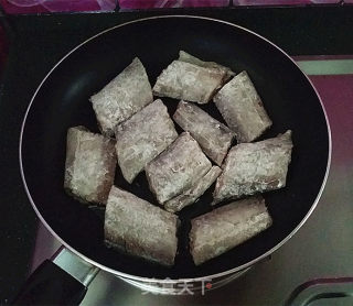 家常红烧带鱼的做法步骤：5
