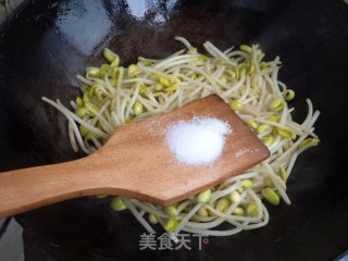 黄豆芽炒胡萝卜的做法步骤：6