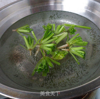 #快手懒人菜#香菇炒菠菜的做法步骤：4