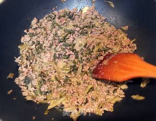韭菜炒牛肉的做法步骤：2