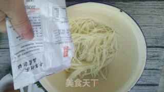 鸟巢鸡蛋饼的做法步骤：3