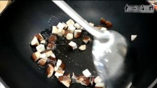 三鲜炖豆腐视觉与味觉的双重满足！【素心居静庄青山】的做法步骤：6