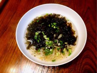 鲜肉馄饨的做法步骤：2