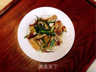 蚝油香葱爆鱿鱼的做法步骤：9