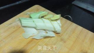 酥焖带鱼的做法步骤：1
