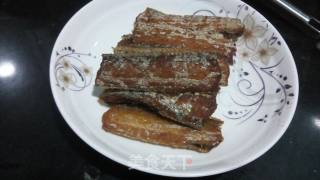 酥焖带鱼的做法步骤：4
