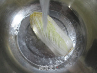 娃娃菜烧烤麸的做法步骤：2