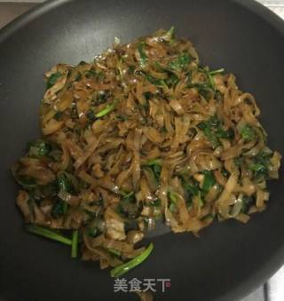爆炒河粉的做法步骤：5
