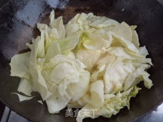 圆白菜炒青椒的做法步骤：6