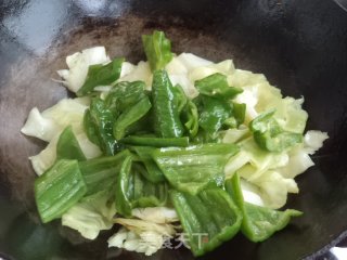 圆白菜炒青椒的做法步骤：7