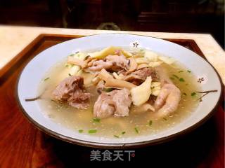 冬笋墨鱼骨头汤的做法步骤：4