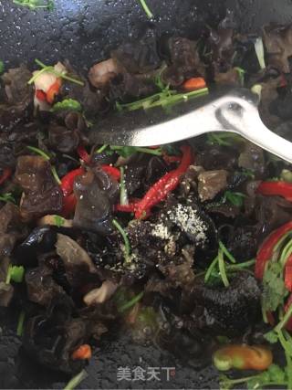 肉片炒木耳的做法步骤：11