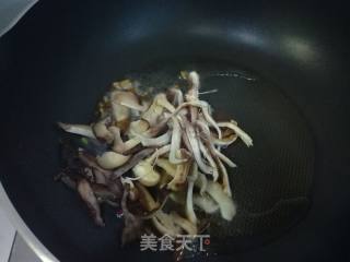 香菇茼蒿的做法步骤：7
