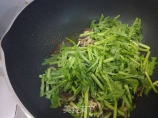香菇茼蒿的做法步骤：9