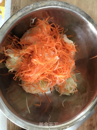 炸胡萝卜丸子的做法步骤：1