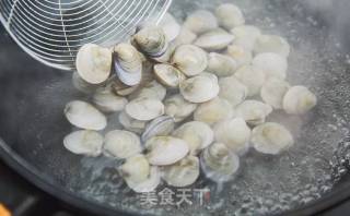 蛤蜊土豆奶油浓汤的做法步骤：2
