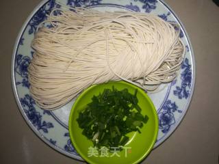 阳春面的做法步骤：1