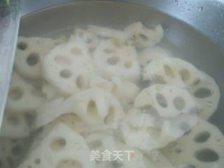 快手菜—凉拌藕片的做法步骤：1