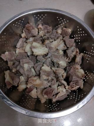 红烧牛肉面的做法步骤：2