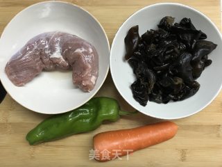 木耳炒肉片的做法步骤：1