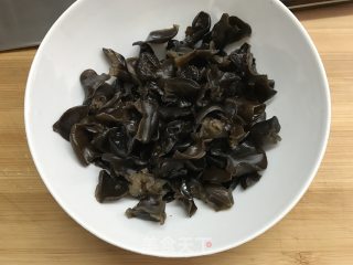 木耳炒肉片的做法步骤：6
