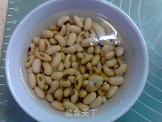 牛肉焖黄豆的做法步骤：2