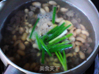 牛肉焖黄豆的做法步骤：6