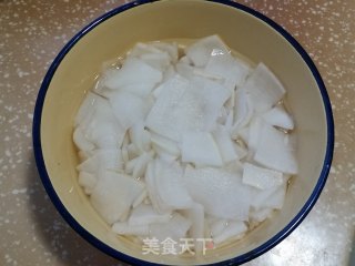糖醋萝卜片的做法步骤：3