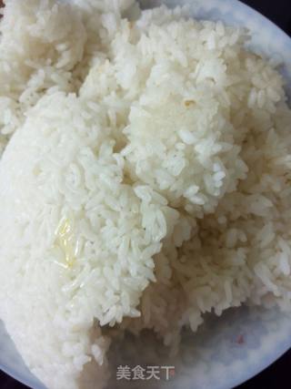 蛋炒饭的做法步骤：1