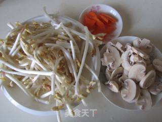 口蘑炒花生芽的做法步骤：1
