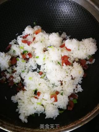 蛋炒饭的做法步骤：4