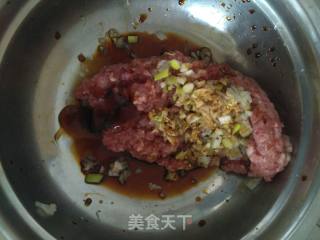 白菜肉馅馄饨的做法步骤：2