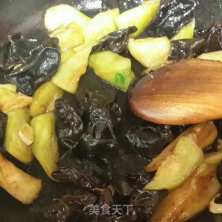 丝瓜蚝油木耳的做法步骤：5