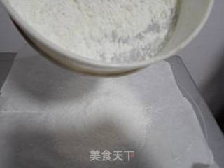 8寸方形戚风蛋糕的做法步骤：1