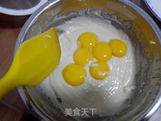 8寸方形戚风蛋糕的做法步骤：7