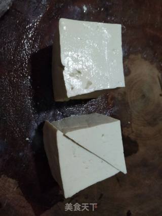 铁铲小葱豆腐的做法步骤：2