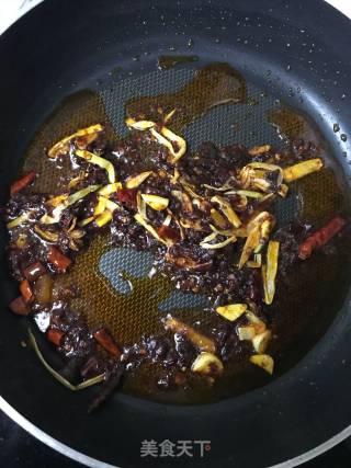 麻辣酱鸡翅根的做法步骤：3