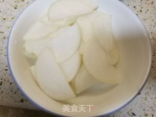 萝卜牛肉的做法步骤：1