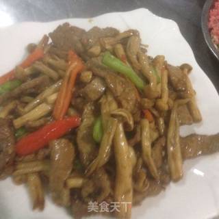 海鲜菇炒猪柳的做法步骤：5