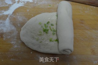 葱花五香锅盔的做法步骤：5