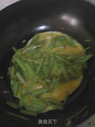 鸡蛋抱芹菜的做法步骤：7