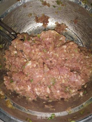 猪肉酸菜馅饼的做法步骤：3