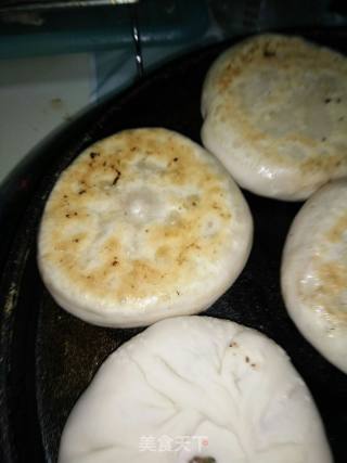 猪肉酸菜馅饼的做法步骤：11