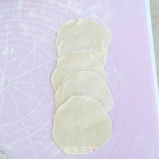 荸荠圆白菜馅儿饺子的做法步骤：14