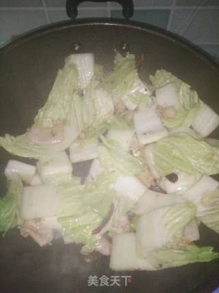 老厨帮菜：白菜木耳五花肉粉条的做法步骤：5