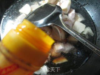 冬笋烧五花肉的做法步骤：7