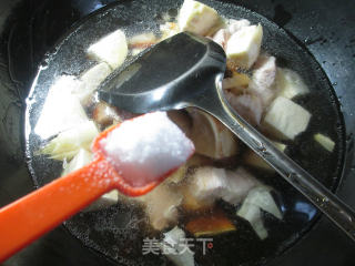 冬笋烧五花肉的做法步骤：9